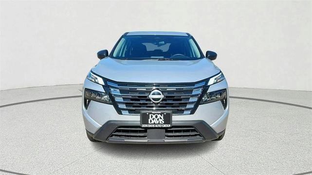 Photo of 2025 Brilliant Silver Metallic Nissan Rogue