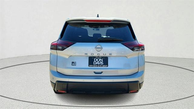 Photo of 2025 Brilliant Silver Metallic Nissan Rogue