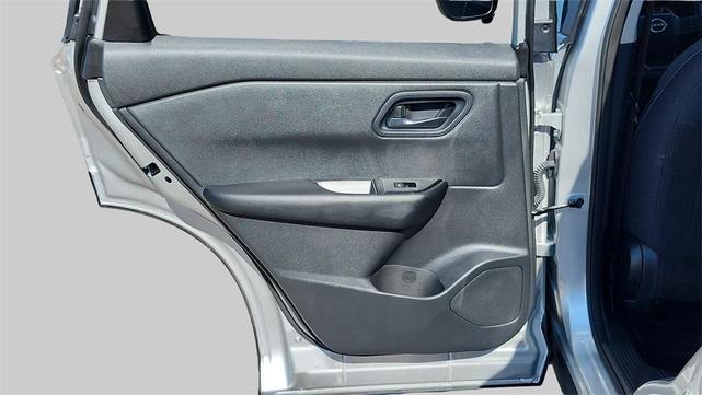 Photo of 2025 Brilliant Silver Metallic Nissan Rogue