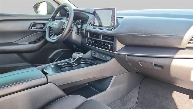 Photo of 2025 Brilliant Silver Metallic Nissan Rogue