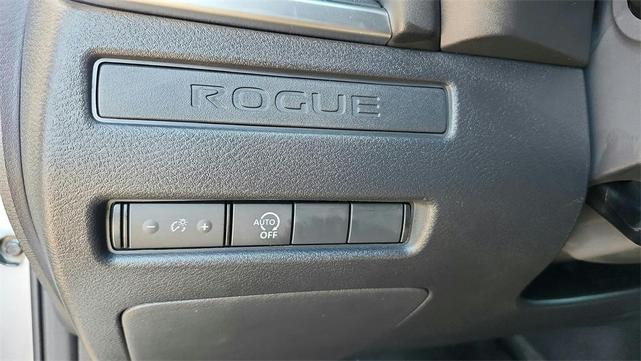 Photo of 2025 Brilliant Silver Metallic Nissan Rogue