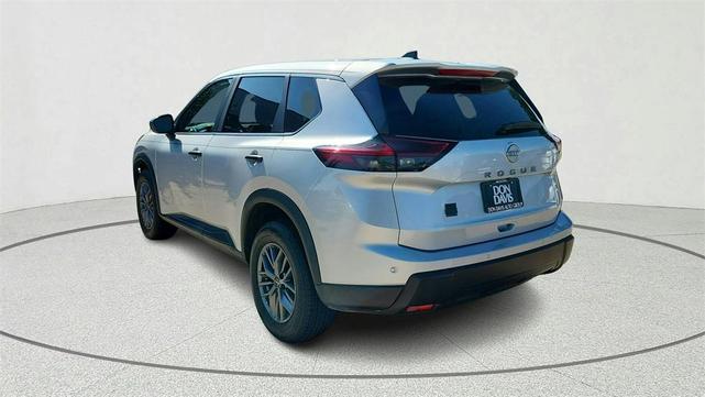 Photo of 2025 Brilliant Silver Metallic Nissan Rogue