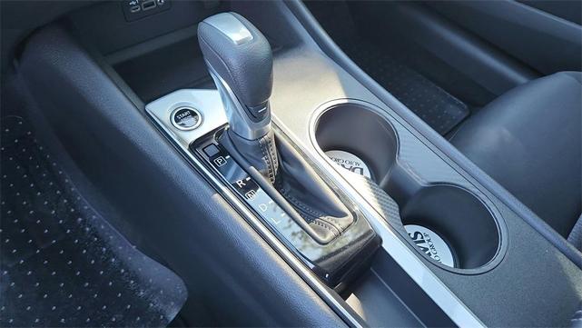 Photo of 2025 Glacier White Nissan Altima