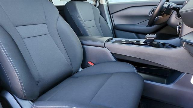 Photo of 2025 Black Nissan Rogue