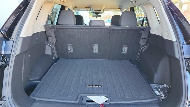 Photo of 2025 Black Nissan Rogue