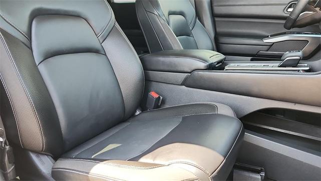Photo of 2023 White Nissan Pathfinder