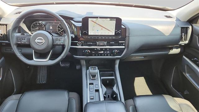 Photo of 2023 White Nissan Pathfinder