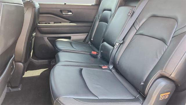 Photo of 2023 White Nissan Pathfinder