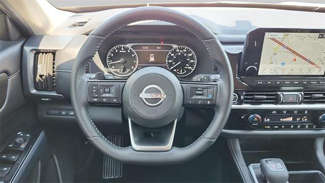 Photo of 2023 White Nissan Pathfinder