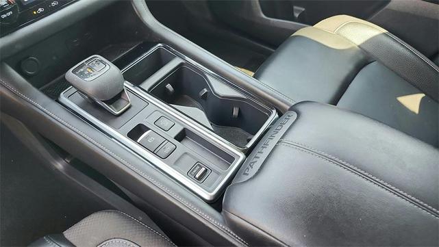 Photo of 2023 White Nissan Pathfinder