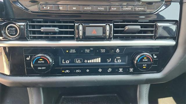 Photo of 2023 White Nissan Pathfinder
