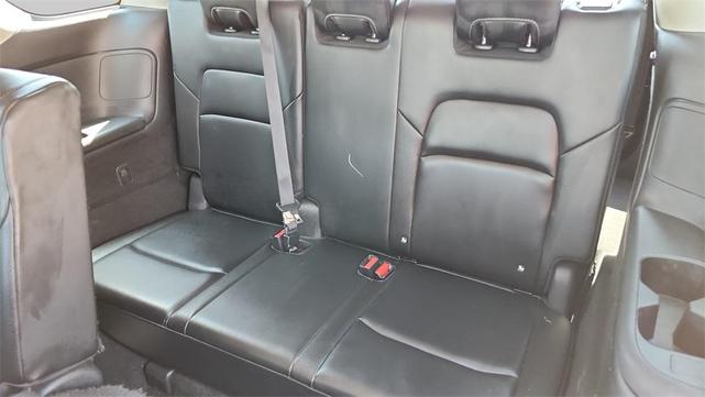 Photo of 2023 White Nissan Pathfinder