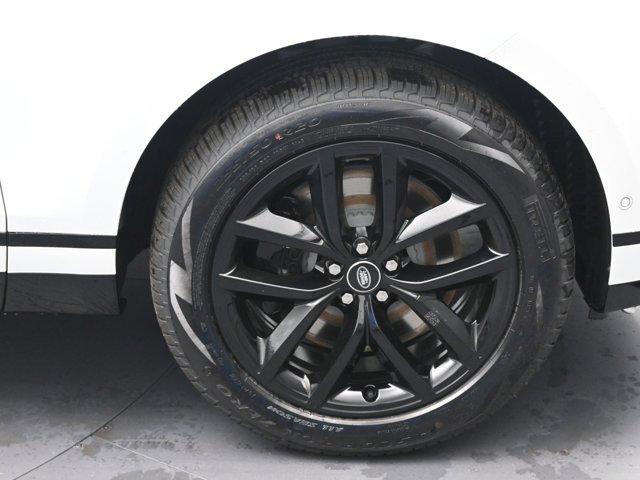 Photo of 2026 Fuji White Land Rover Range Rover Velar
