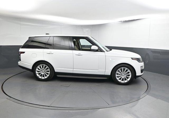 Photo of 2018 Fuji White Land Rover Range Rover