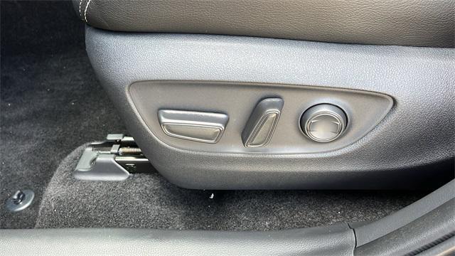 Photo of 2024 Midnight Black Metallic Toyota RAV4