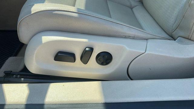 Photo of 2012 Silver Volkswagen Eos