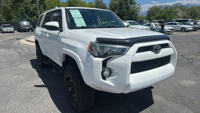 Photo of 2016 White Toyota 4Runner