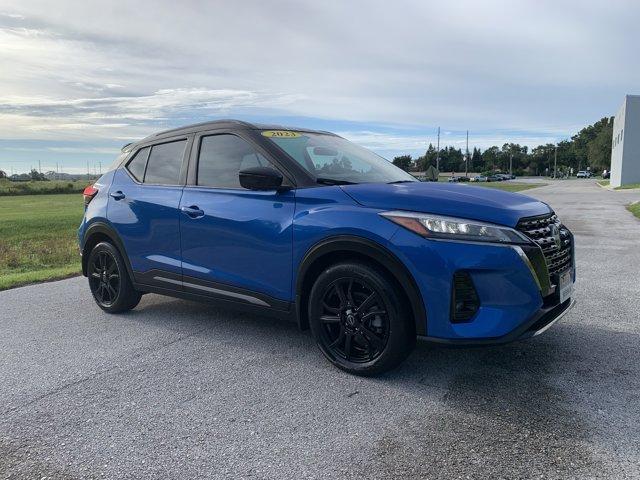 Photo of 2023 2 Tone Blue / Black Nissan Kicks