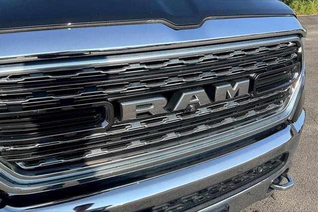 Photo of 2019 Diamond Black Crystal Pearlcoat RAM 1500