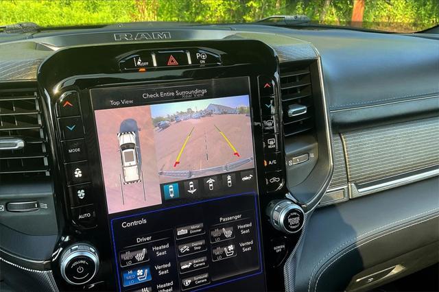 Photo of 2019 Diamond Black Crystal Pearlcoat RAM 1500