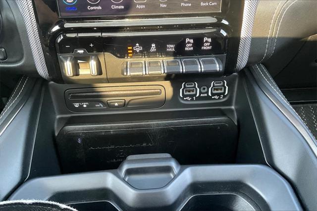 Photo of 2019 Diamond Black Crystal Pearlcoat RAM 1500