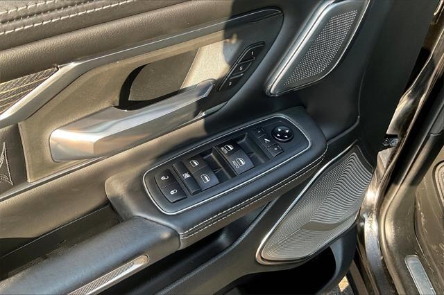Photo of 2019 Diamond Black Crystal Pearlcoat RAM 1500