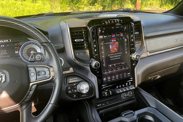 Photo of 2019 Diamond Black Crystal Pearlcoat RAM 1500