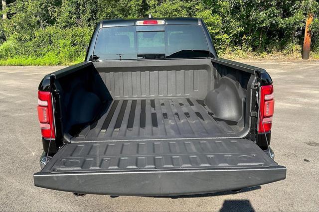 Photo of 2019 Diamond Black Crystal Pearlcoat RAM 1500
