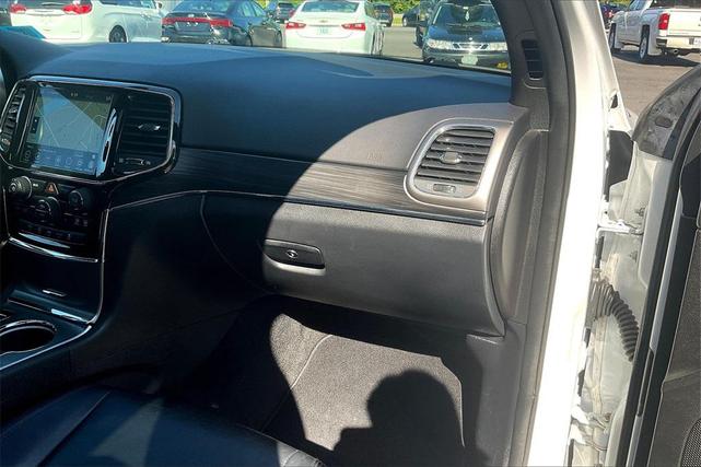 Photo of 2021 Bright White Clearcoat Jeep Grand Cherokee