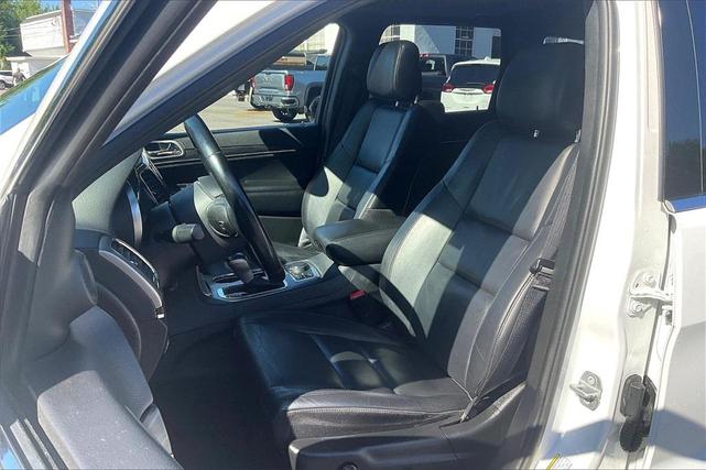 Photo of 2021 Bright White Clearcoat Jeep Grand Cherokee
