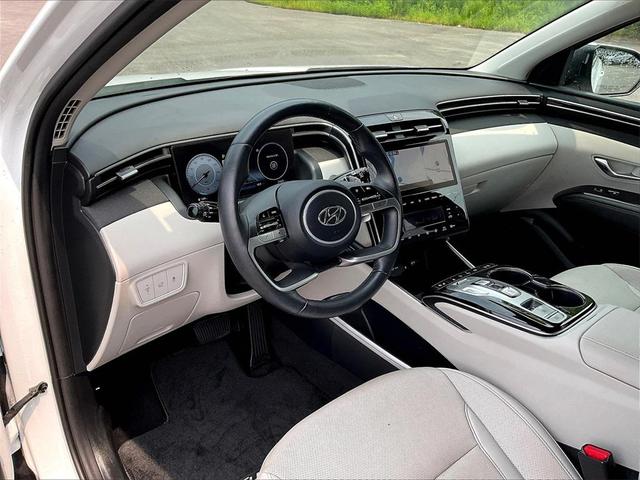 Photo of 2022 Quartz White Hyundai TUCSON