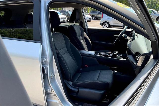 Photo of 2024 Brilliant Silver Metallic Nissan Rogue