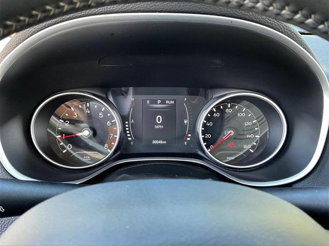 Photo of 2018 Granite Crystal Metallic Clearcoat Jeep Compass