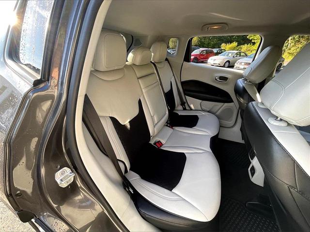 Photo of 2018 Granite Crystal Metallic Clearcoat Jeep Compass