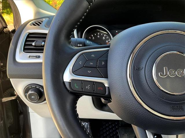 Photo of 2018 Granite Crystal Metallic Clearcoat Jeep Compass