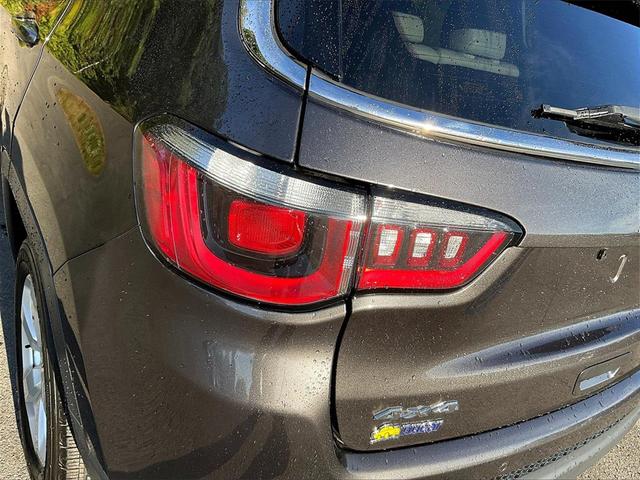 Photo of 2018 Granite Crystal Metallic Clearcoat Jeep Compass