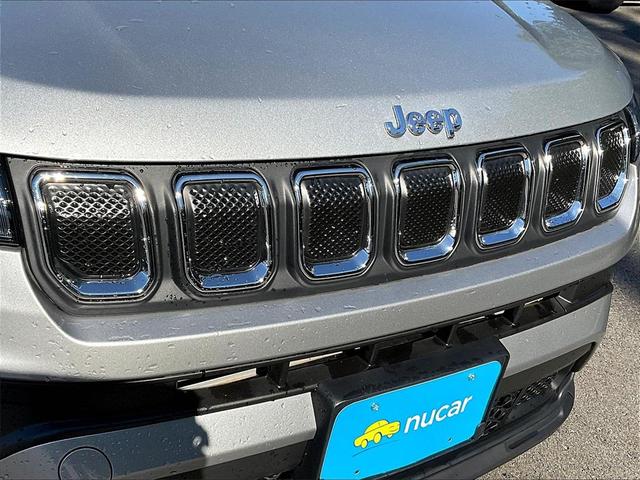 Photo of 2022 Billet Silver Metallic Clearcoat Jeep Compass