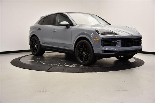 Photo of 2024 Arctic Grey Porsche Cayenne
