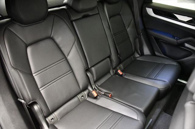 Photo of 2024 Arctic Grey Porsche Cayenne