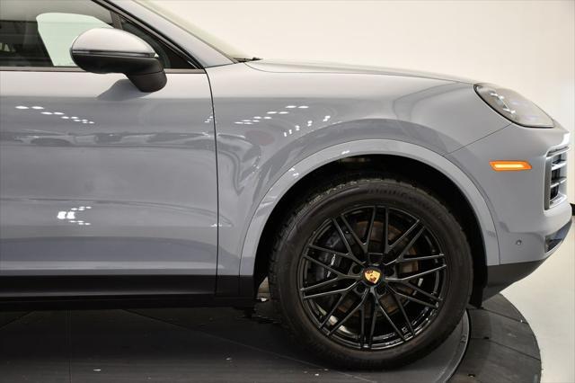 Photo of 2024 Arctic Grey Porsche Cayenne