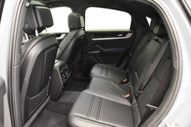 Photo of 2024 Arctic Grey Porsche Cayenne