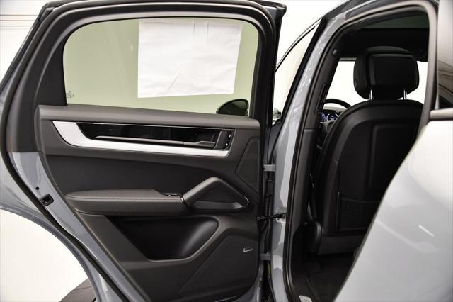 Photo of 2024 Arctic Grey Porsche Cayenne