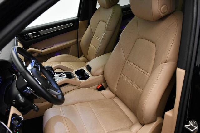 Photo of 2023 Moonlight Blue Porsche Cayenne