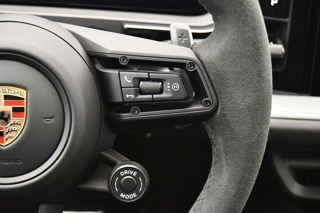 Photo of 2024 Dolomite Silver Metallic Porsche Cayenne