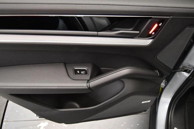 Photo of 2024 Dolomite Silver Metallic Porsche Cayenne