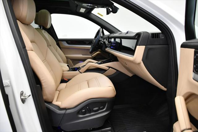 Photo of 2024 White Porsche Cayenne