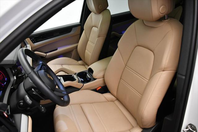 Photo of 2024 White Porsche Cayenne