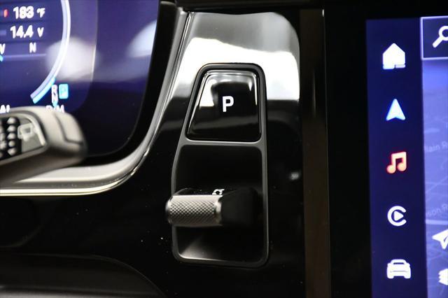 Photo of 2024 White Porsche Cayenne