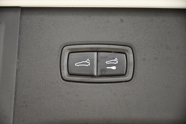 Photo of 2024 White Porsche Cayenne