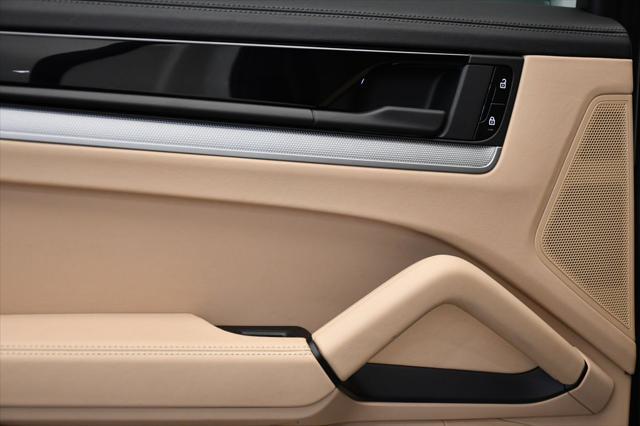 Photo of 2024 White Porsche Cayenne